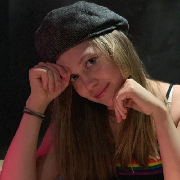 Meet your Posher, Catherine - Picture 1 of 1